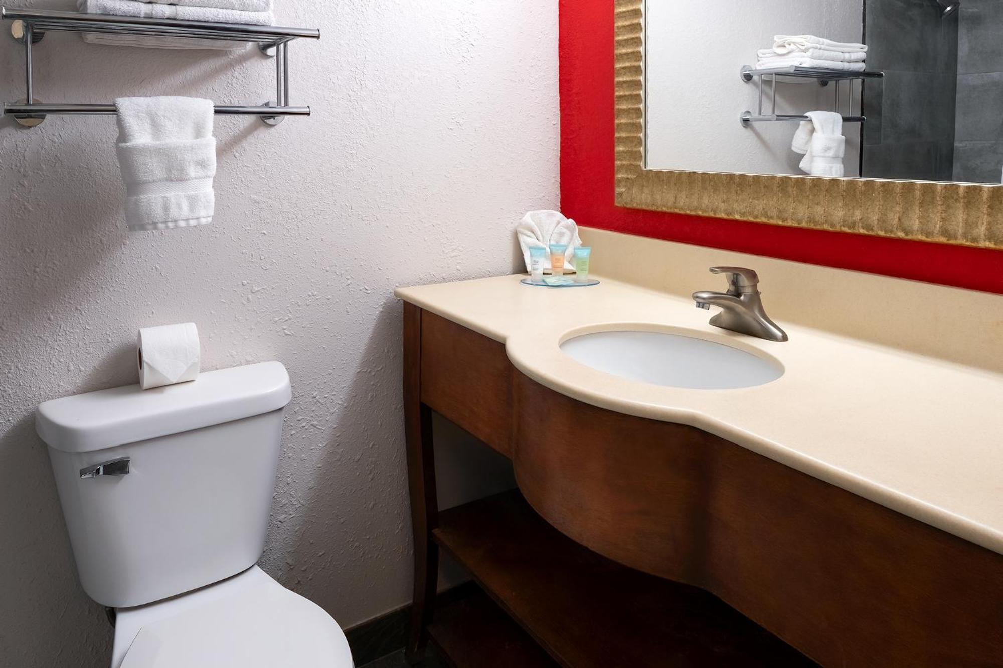 American Inn & Suites Ferndale Luaran gambar